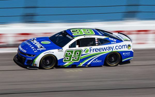 Daniel Suárez se rezaga en Darlington y termina su buena racha