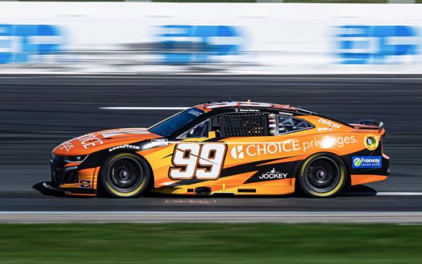 Otra tarde accidentada de Daniel Suárez y queda al fondo en New Hampshire