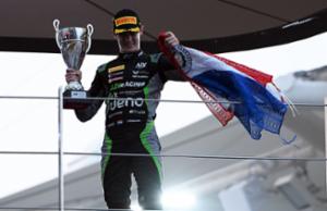 D&uuml;rksen, en plan grande en Yas Marina; Villag&oacute;mez se mete a los puntos y Montoya en blanco al caer el tel&oacute;n de la F2